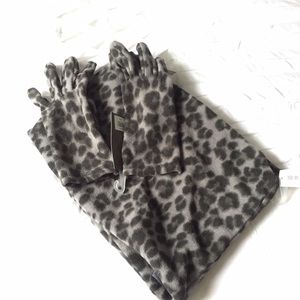 Old Navy Funnel Scarf & Tech Gloves