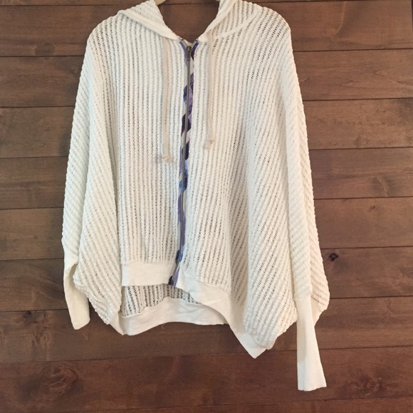 NWOT Hem & Thread lightweight sweater/coverup