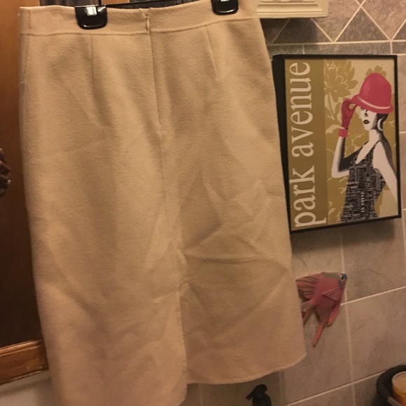 Line skirt - Picture 4 of 4