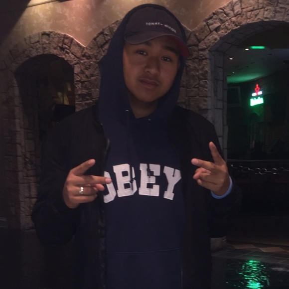 Meet your Posher, Aien - Picture 1 of 1