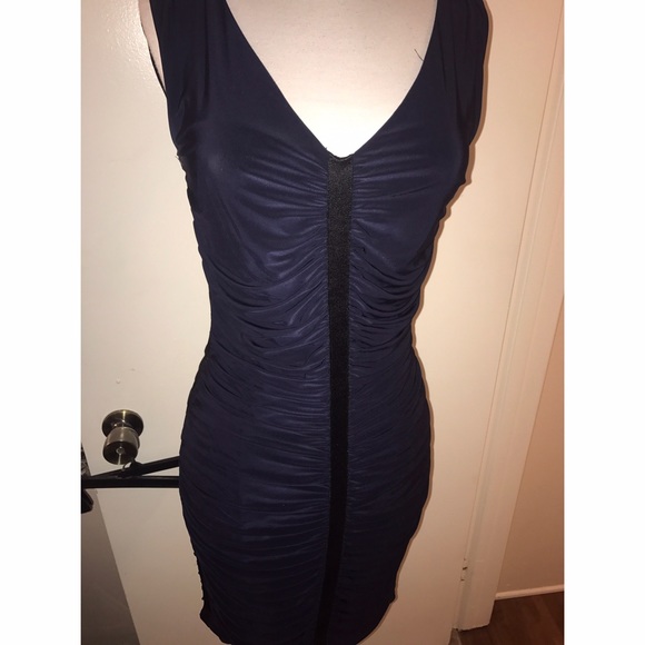 Cache dress - Picture 2 of 4