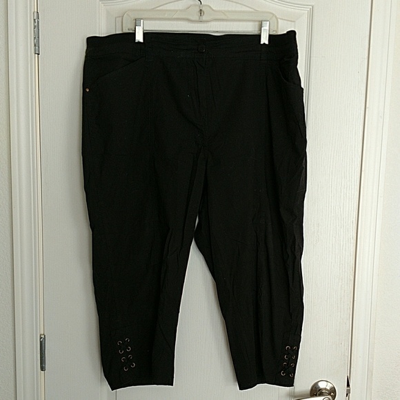 Capris with lace up detail at hem