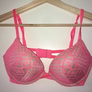 Victoria's secret bombshell bra