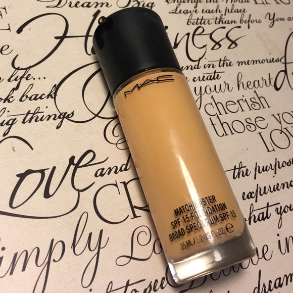 MAC Matchmaster SPF 15 Foundation