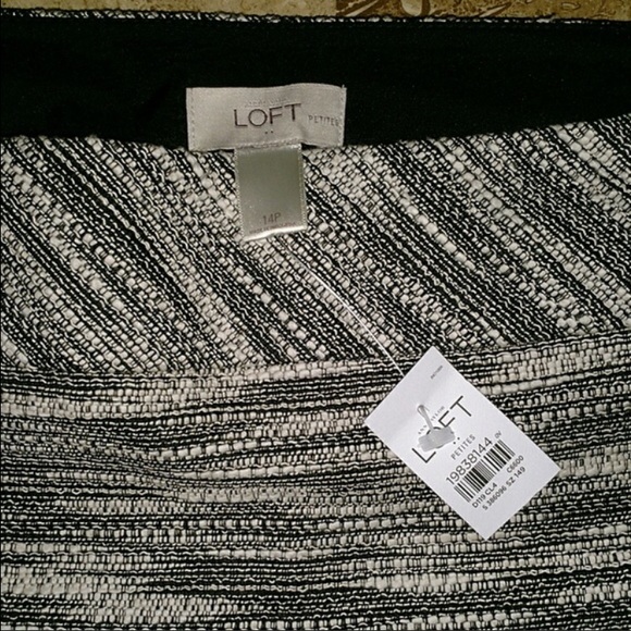 Ann Taylor Loft pencil skirt with lining - Picture 2 of 2