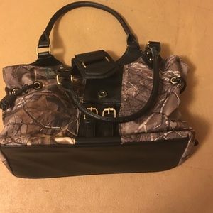 Women's camo purse