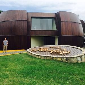 Meet your Posher, Bernardo