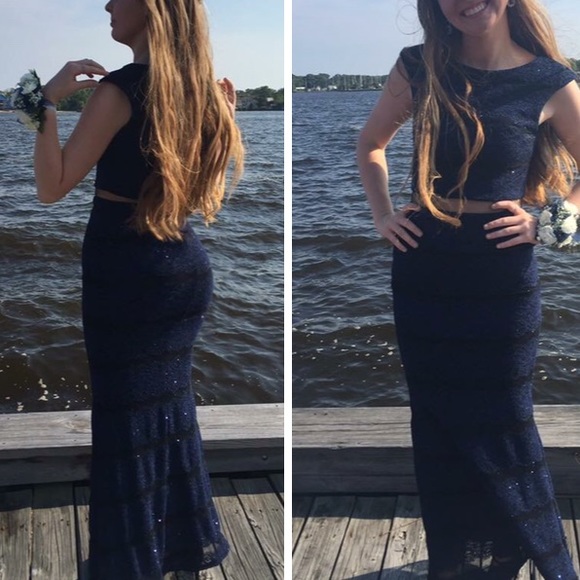 PROM DRESS SOLD - Picture 1 of 1