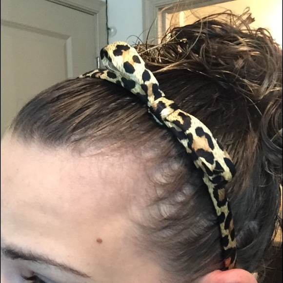 New York & Company leopard print headband - Picture 3 of 4