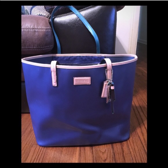 COACH Tote