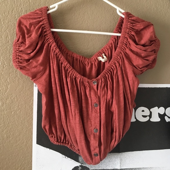 Cropped off the shoulder