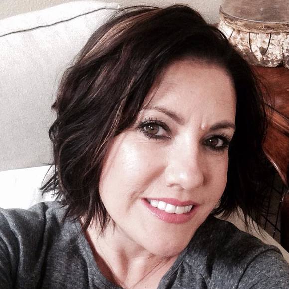 Meet your Posher, Jennifer - Picture 1 of 1