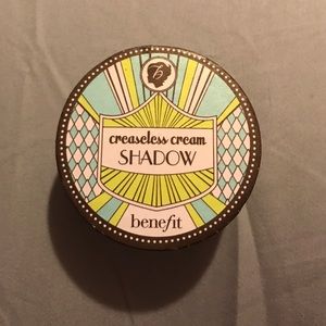 Benefit Creaselss Cream Shadow bikini-tini