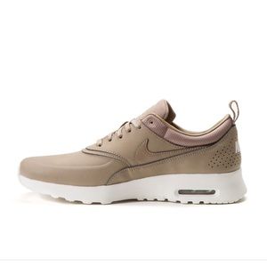 Nike women's air max thea