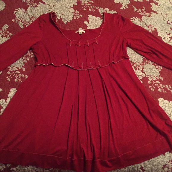 Red top long sleeves