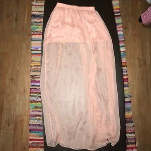 Flowy light pink skirt