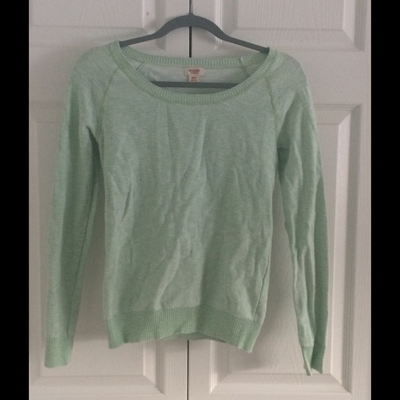 ✨Cute and cozy mint sweater✨