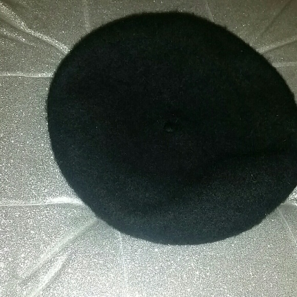 Black wool beret hat