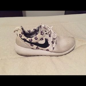 Original White Nike Sneakers (Used)