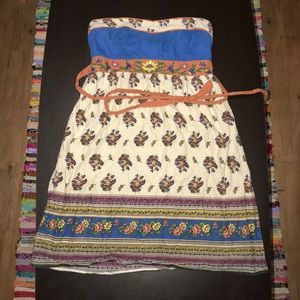 Printed strapless dress