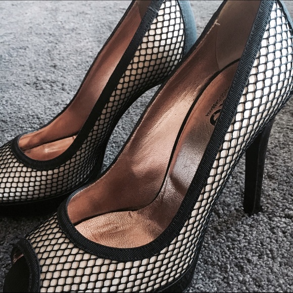 D&G dolce and gabbana black & tan platform heels - Picture 2 of 4