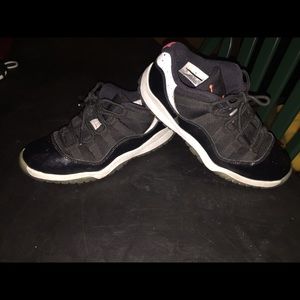 Jordan's 11 Retro Low InFared Size 3