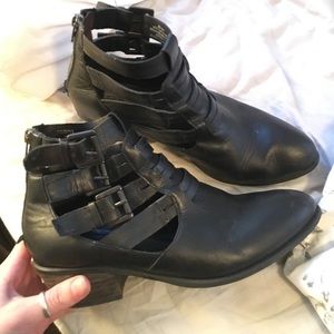 Steve Madden "roofus" bootie