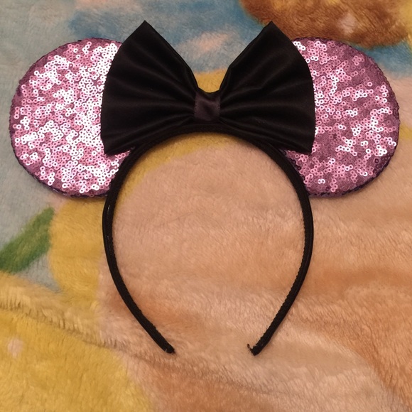 Purple bow Minnie Mouse ears