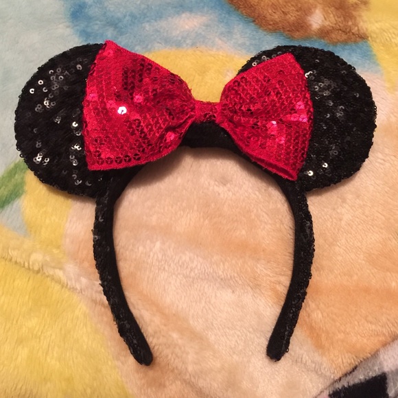 Sequined Minnie Mouse ears