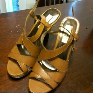 Vera Wang Tan heels