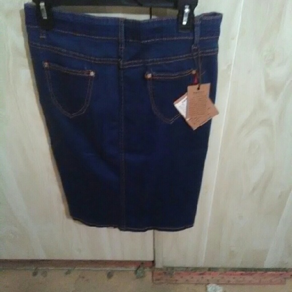 Dennim skirt - Picture 1 of 2