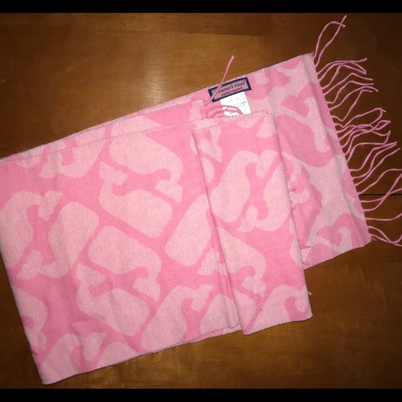 Vineyard vine scarf