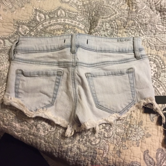 Light wash Jean shorts - Picture 3 of 4