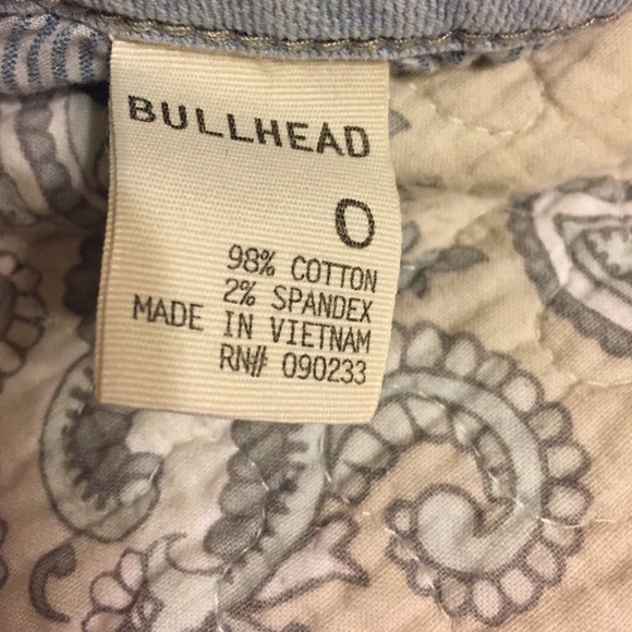 Light wash Jean shorts - Picture 4 of 4