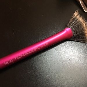 Real Techniques Fan Brush