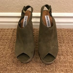 NWOT Steve Madden Walloww wedge