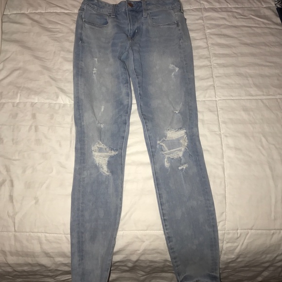 Distressed, light wash,  ripped skinny jeans - Picture 1 of 2