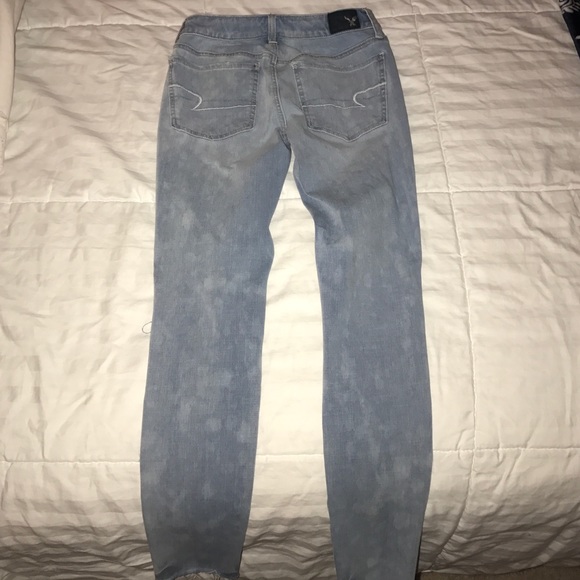 Distressed, light wash,  ripped skinny jeans - Picture 2 of 2