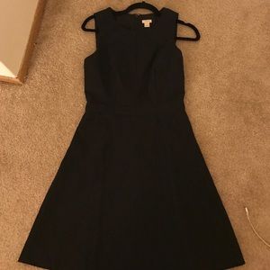 Sleeveless Dress， size 0 。 length: right by knee.