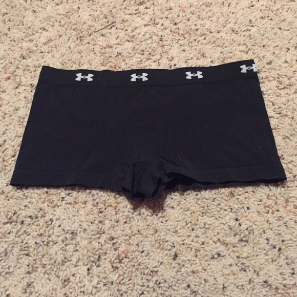 Under Armour Boy Short Underwear Size S