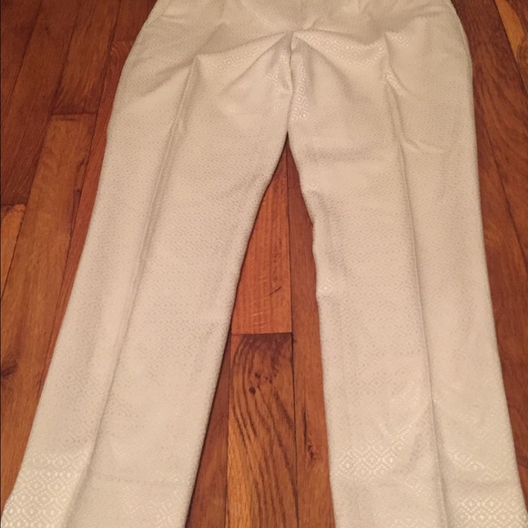 Off-white capris