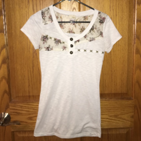 Buckle T-Shirt.