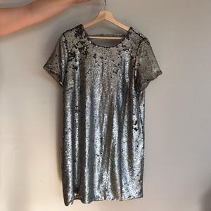 Oversized Vegas Sequin Low-Back Dress