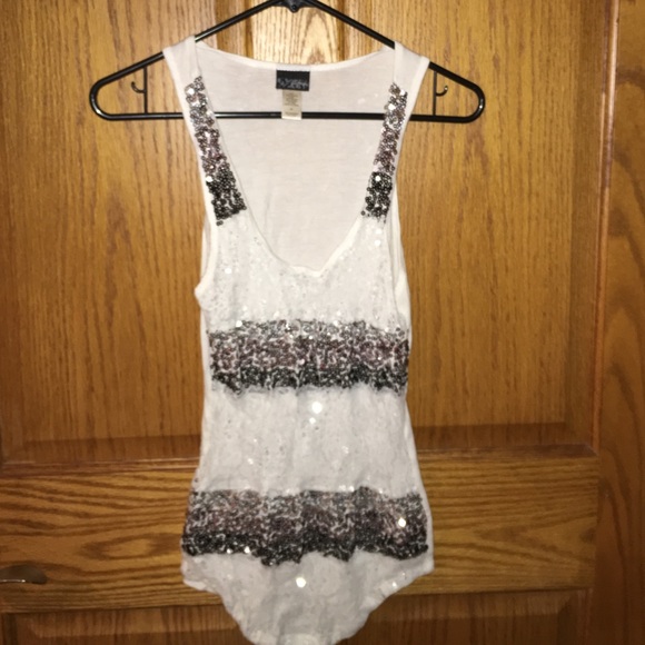 Buckle tank top.