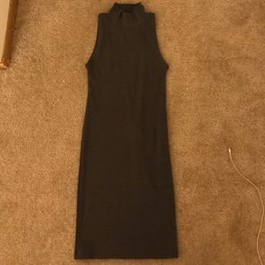 sleeveless skinny dress.