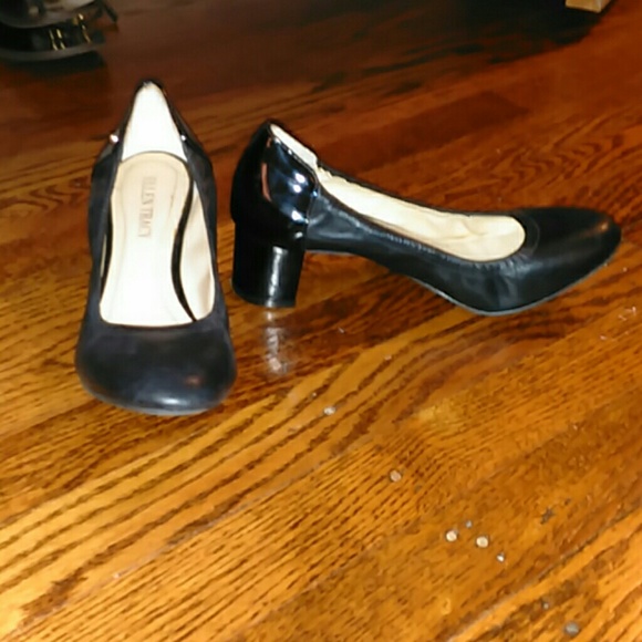 Ellen Tracy kitten heel