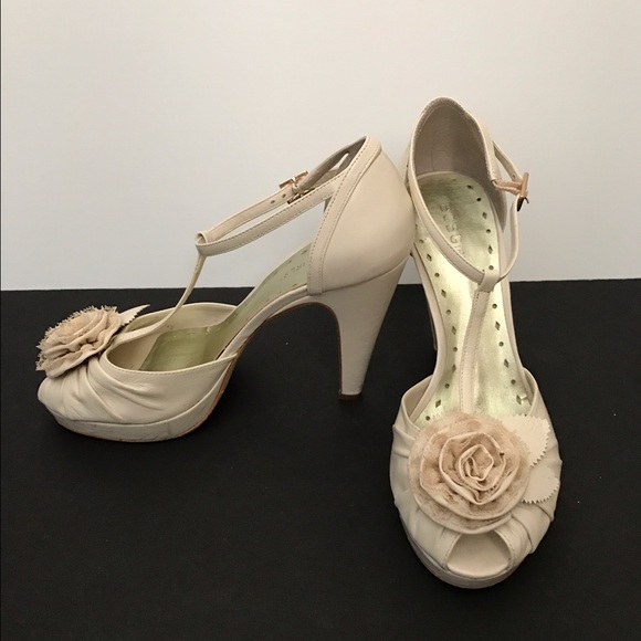 Heels - Picture 2 of 4