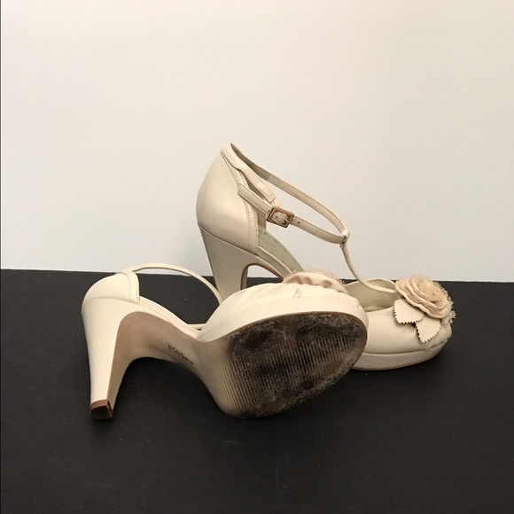 Heels - Picture 4 of 4