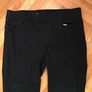 BLACK LEVI JEGGINGS