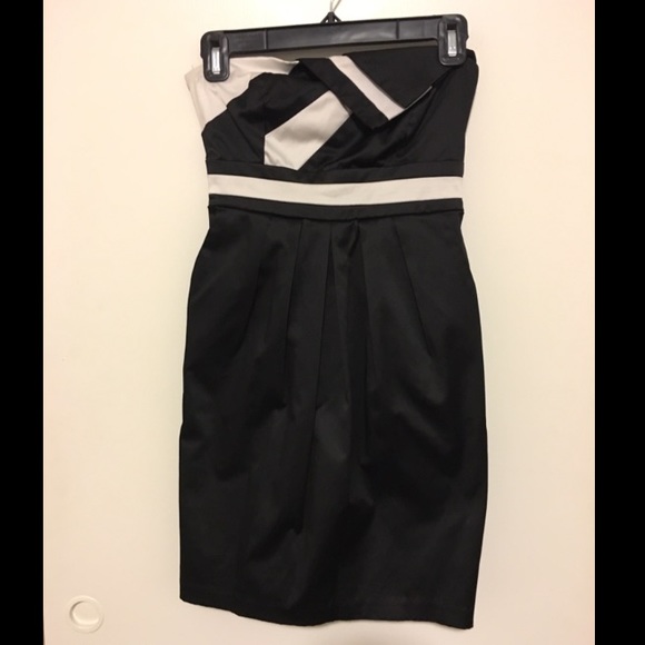 Geometric strapless dress